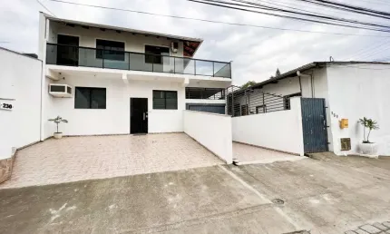 Casa à venda, 200 m² por R$ 2.150.000,00 - Velha - Blumenau/SC