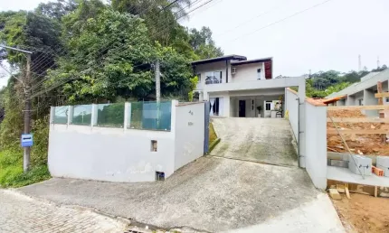 Casa com 3 dormitórios à venda, 180 m² por R$ 690.000,00 - Ponta Aguda - Blumenau/SC