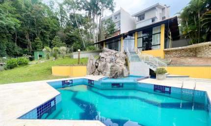 Casa com 6 dormitórios à venda, 725 m² por R$ 3.990.000,00 - Escola Agrícola - Blumenau/SC