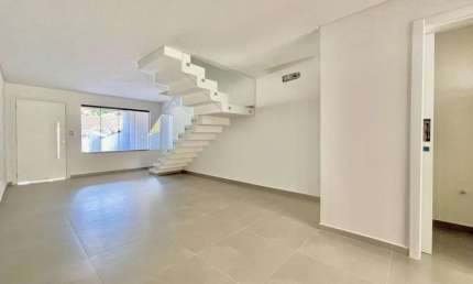 Casa com 3 quartos à venda em Água Verde, Blumenau 
