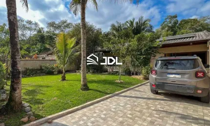 Linda casa térrea no bairro Velha Central próxima à comércio em geral.