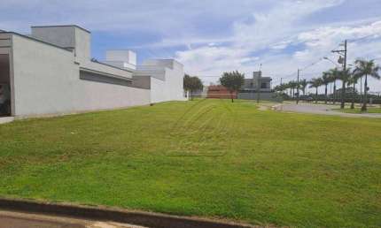 Terreno plano à venda no Condomínio Park Unimep Taquaral.