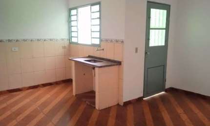 Casa com 1 dormitório para alugar por R$ 850/mês - Chácara Esperia - Piracicaba/SP