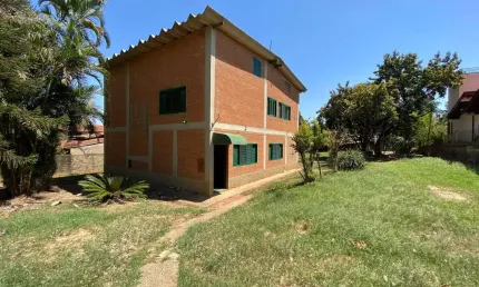 Chácara à venda com 05 dormitórios (quartos) amplos sendo 03 suítes, no bairro village campinas, em campinas, sp