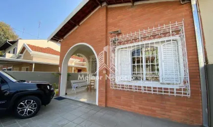 Casa a venda no Botafogo em Campinas, Sp. Casa com 3 dorms sendo 1 suite, 3 banheiros, 2 vagas de garagem.
