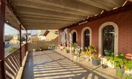 Casa com 04 dormitórios (01 suíte) à venda no bairro Jardim Santa Lúcia, Campinas - SP