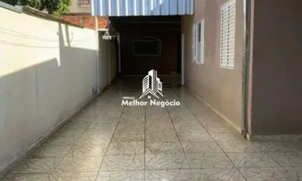 Casa á venda com 4 dormitórios no bairro Conjunto Habitacional Angelo Tomazin, em Sumaré, SP.