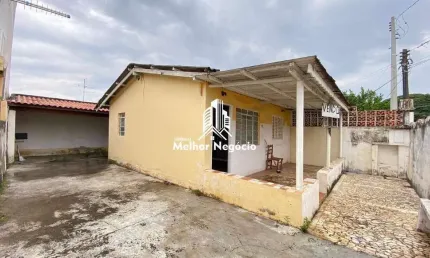 Casa á venda com 2 dormitórios no bairro Vila Castelo Branco, em Campinas, SP.