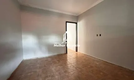 Casa com 2 dormitórios à venda em Rio das Pedras/SP.