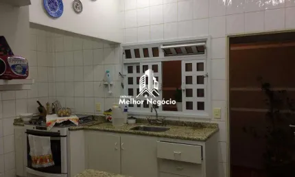 Casa assobradada de 246m2 de 3 dormitórios sendo um suíte no residencial vale das nogueiras em americana / sp