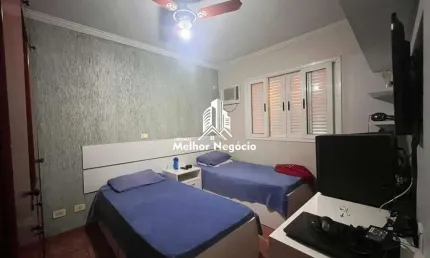 Casa à venda com 03 dormitórios (quartos) sendo 01 deles suíte no bairro Centro em Piracicaba/SP.
