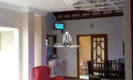 Casa à venda no Bairro Egisto Ragazzo em Limeira, SP Casa com 3 dormitórios, sendo 1 suíte, 3 banheiros e 4 vagas de garagem.