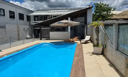 Casa à Venda na Enseada da Pinheira – 400m² | 6 Dormitórios | 50m da Praia