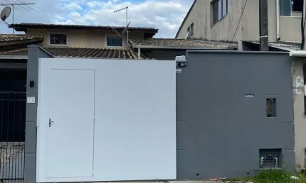 Casa com 2 quartos à venda na Avenida das Tipuanas, Madri, Palhoça