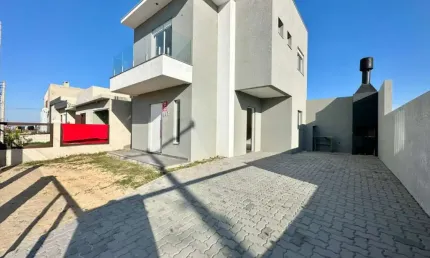 Casa com 3 quartos à venda na Q, 35, Centro, Capão da Canoa por R$ 650.000