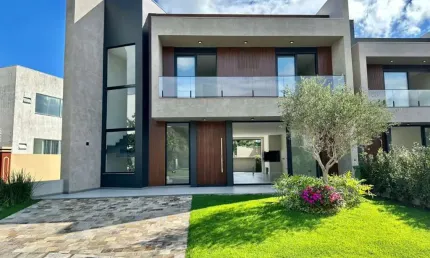 Casa em condomínio fechado com 3 quartos à venda na Avenida Central, 2000, Zona Nova, Capão da Canoa por R$ 1.590.000