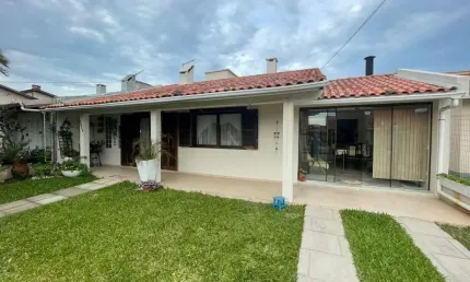 Casa com 4 quartos à venda na Avenida Paraguassu, 4048, Capão Novo, Capão da Canoa por R$ 620.000