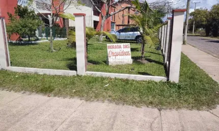 Casa à venda na Rua Dos Cravos, 101, Capão Novo, Capão da Canoa por R$ 155.000