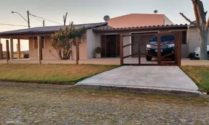 Casa com 4 quartos à venda na Rua Do Amor Perfeito, 3110, Capão Novo, Capão da Canoa por R$ 430.000