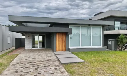 Casa em condomínio fechado com 4 quartos à venda na Avenida Paraguassu, 1450, Capão Novo, Capão da Canoa por R$ 2.900.000