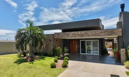 Casa em condomínio fechado com 4 quartos à venda na Avenida Diamante, 115, Rainha do Mar, Xangri-Lá por R$ 2.590.000