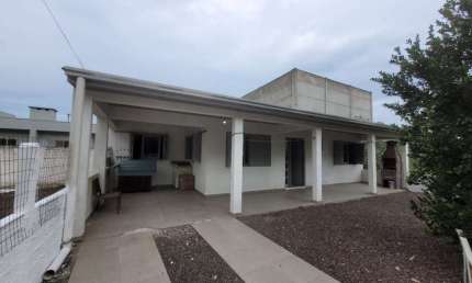 Casa com 2 quartos à venda na Rua 132, 4139, Capão Novo, Capão da Canoa por R$ 260.000