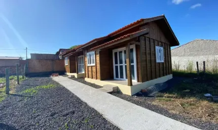 Casa com 2 quartos à venda na RUA DAS DÁLIAS, 0097, Capão Novo, Capão da Canoa por R$ 195.000