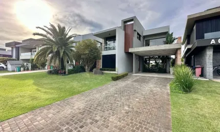 Casa em condomínio fechado com 4 quartos à venda na Rodovia Estrada Do Mar, 1122, Centro, Capão da Canoa por R$ 2.390.000