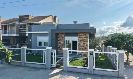 Casa com 3 quartos à venda na Rua São Conrado, 1228, Atlântida Sul (Distrito), Osório por R$ 615.000