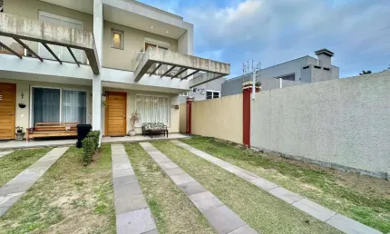 Casa em condomínio fechado com 2 quartos à venda na Rodovia Estrada Do Mar, 15, Zona Nova, Capão da Canoa por R$ 1.290.000