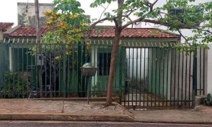 Casa com 2 quartos à venda na Rua Luis de Caio Pinheiro, 1, Quilombo, Cuiabá, 200 m2 por R$ 500.000