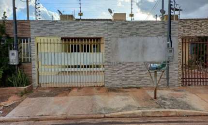Casa com 2 quartos à venda na Rua Senhor Divino, s n, Ikaray, Várzea Grande, 76 m2 por R$ 395.000