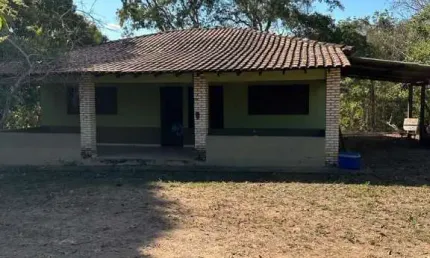 Sitio de 20 hectares, localizado no distrito do Aguaçu