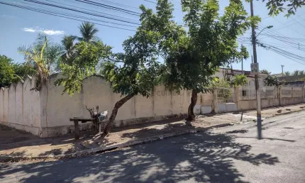 Vendo Casa Grande com 6 KitNet de Esquina no Jardim Paulista