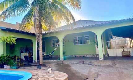 Linda casa, mobiliada, recém reformada, com 3 quartos