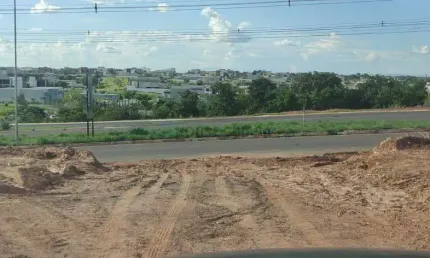 Vende Terreno de 360m na frente do Florais da Mata - VG