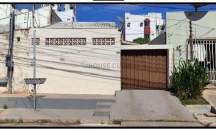 casa com excelente localização no Bairro Quilombo, na cidade de Cuiabá