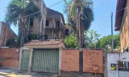 Sobradinho 3 pisos no bairro Pedregal na cidade de Cuiabá MT.