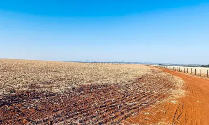 Fazenda de 158 alqueres no município de parauna no estado do goiás
