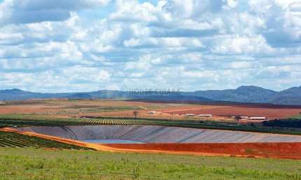 fazenda de porteira fechada com 3.000 hectares no estado de Minas Gerais