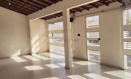 Vendo Linda casa com 3 quartos - Churrasqueira - Parque Cuiabá