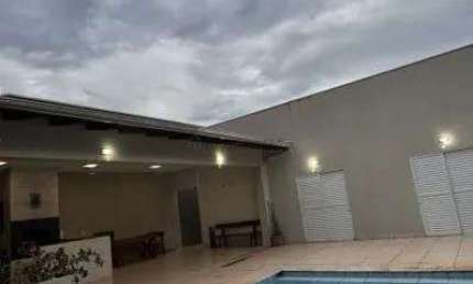 Casa com 3 quartos à venda na Rua San Remo, sn, Jardim Itália, Cuiabá, 270 m2 por R$ 900.000