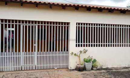 casa no condomínio residencial Sávio Brandão no Jardim Mossoró