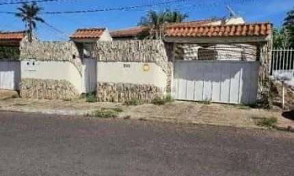 Locação de Casa Comercial na Cidade Alta — Ideal para Seu Negócio
