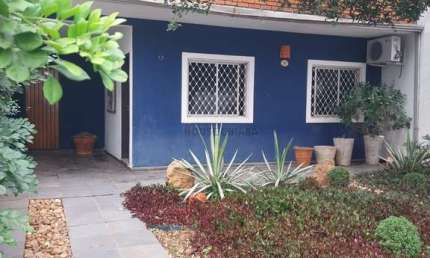 Alugo Sobrado com 3 quartos - Cond. Fechado - Jardim Califórnia
