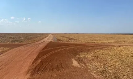 Fazenda totalizando uma área de 57 mil hectares, 30 km da cidade de santana do a