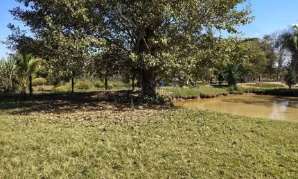 Chácara de 2 hectares fundo com o rio cuiabá na região da canoa quebrada no muni