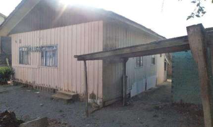 Casa com 3 quartos para alugar na Rua Haiti, 68, Guaíra, Curitiba