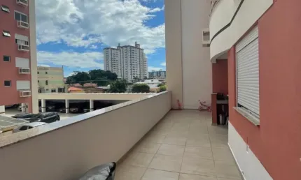 Terraço a venda de 2 dormitórios com vaga em Barreiros.