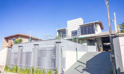 Casa de Rua com Amplo Terreno, Edícula e 4 dormitórios à venda, 247 m² - Atuba - Curitiba/PR